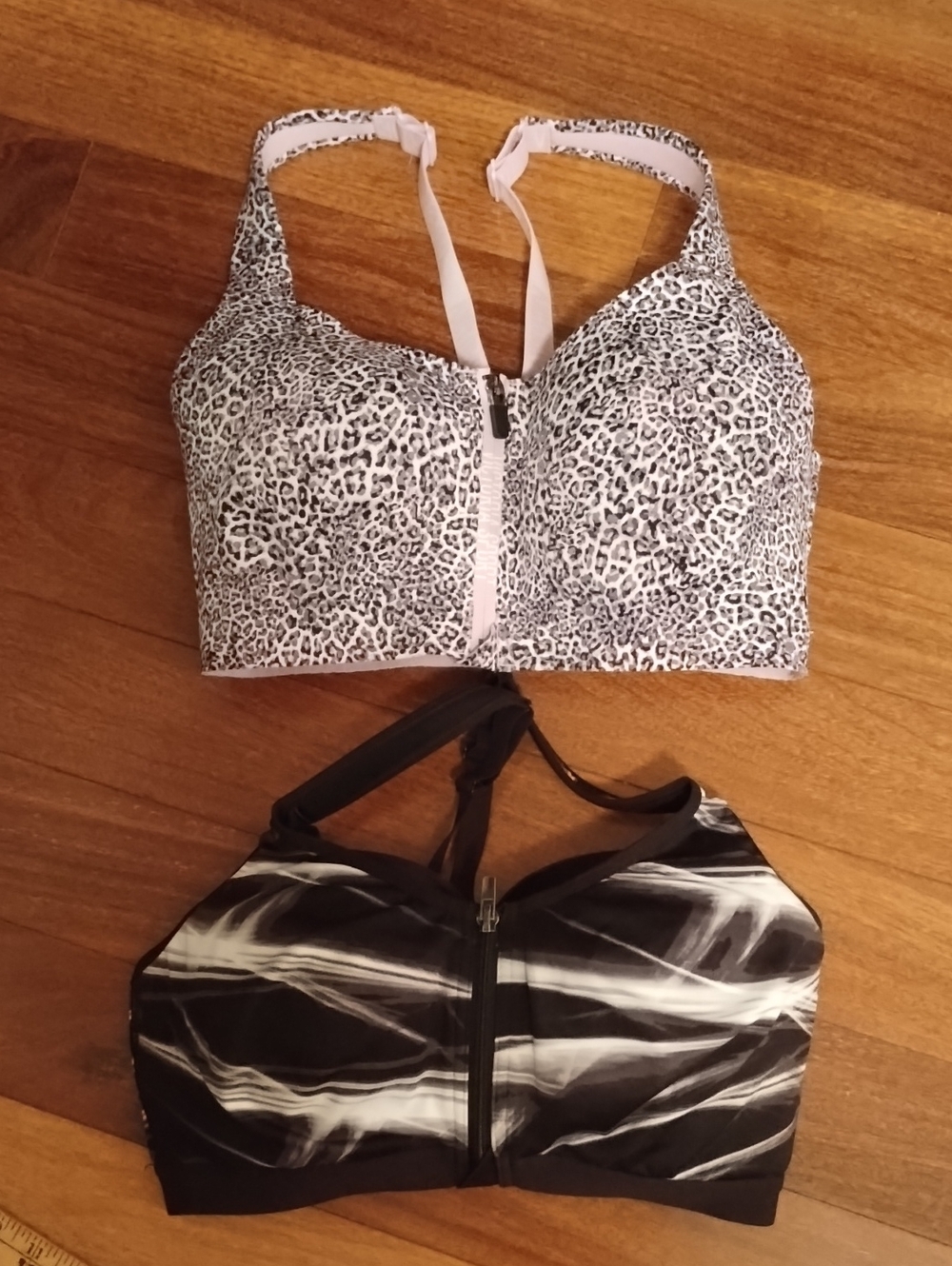 34DD VS Sports Bras